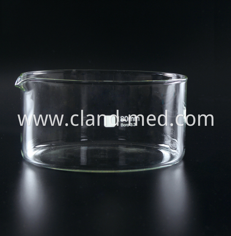 1173 Crystallizing Dish with Spout (1)